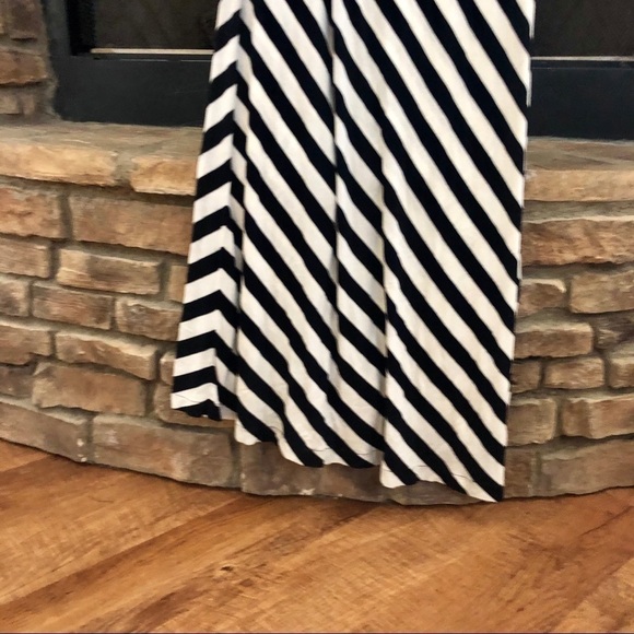 ECI black and white striped maxi. Large - Picture 5 of 13